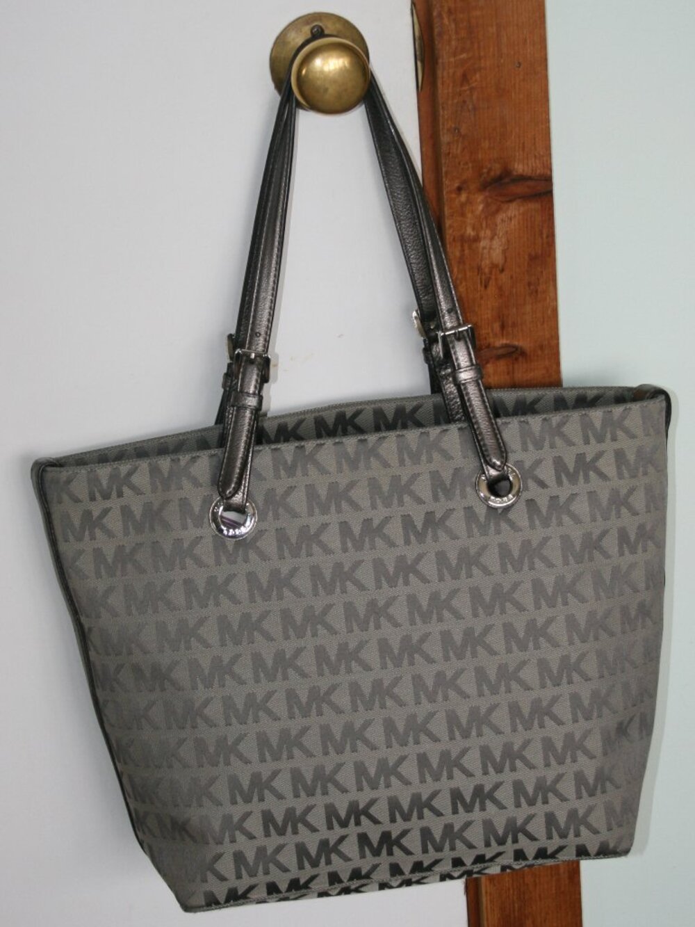 Michael Kors Tote Style Bag